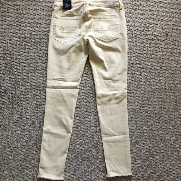 American Eagle-Super Stretch-Destroyed-Cream-sz 6 - Picture 4 of 5